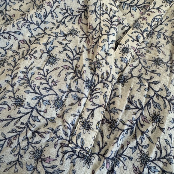 XiRENA Blue and White Floral Top - Picture 3 of 4